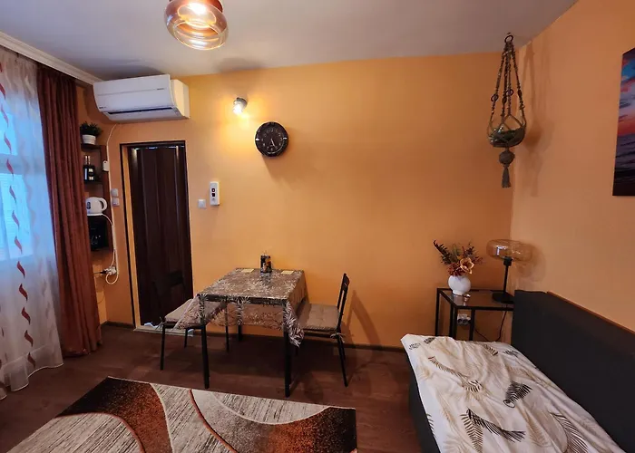 7a Cozy Affordable Oasis *