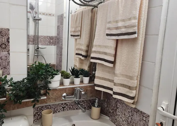 7a Cozy Affordable Oasis *